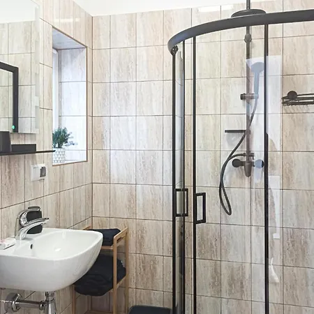 アパート Cozy In With Sauna